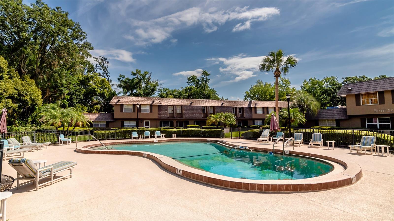 Casas a venda 2 - Jen Dantas 3104 HARRISON AVENUE A3