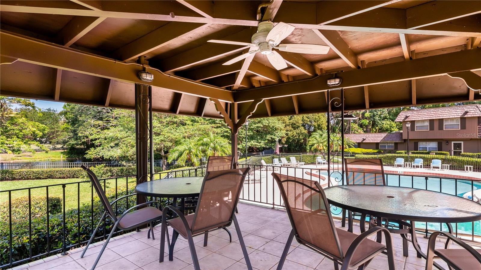 Casas a venda 3 - Jen Dantas 3104 HARRISON AVENUE A3