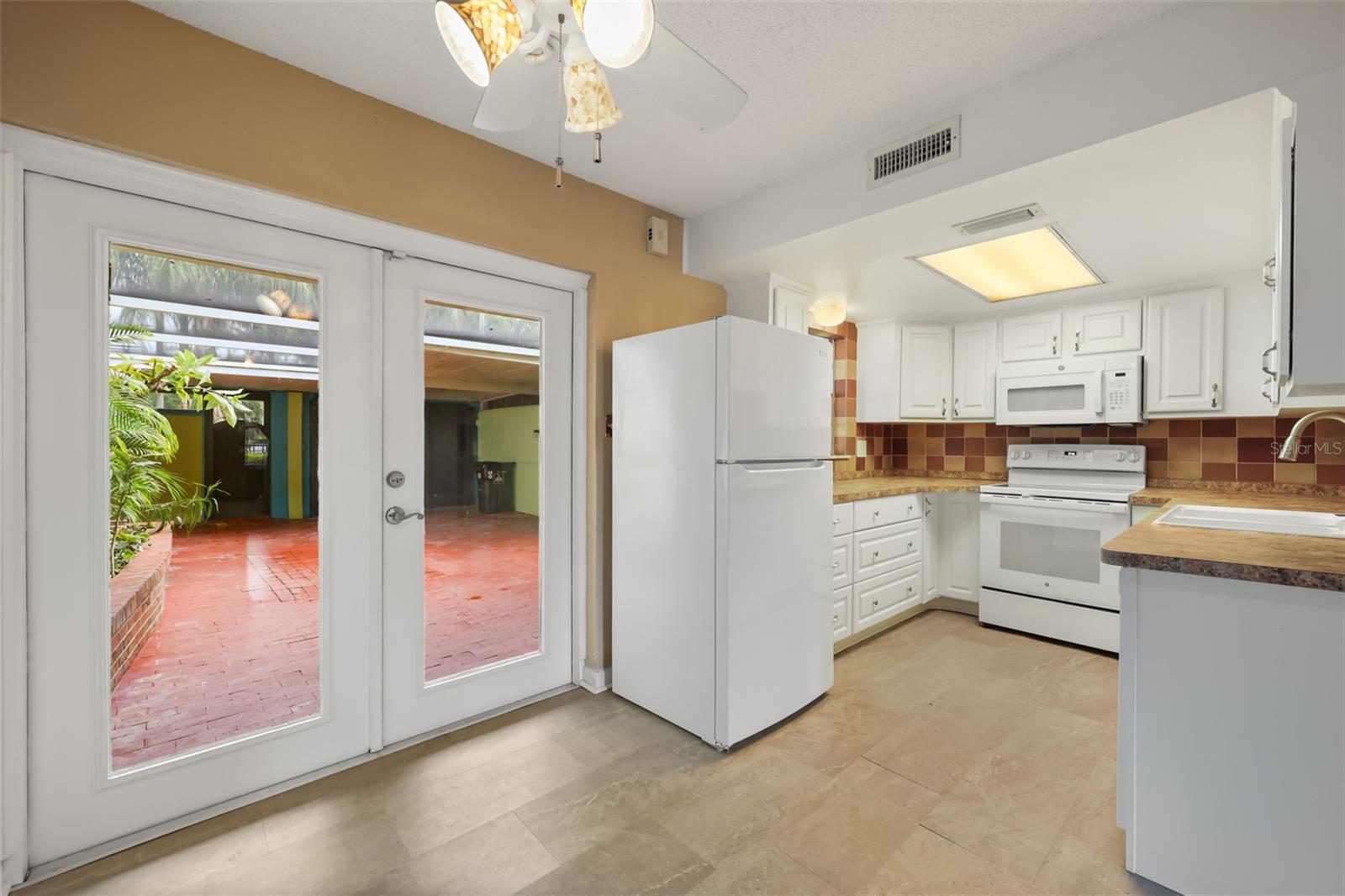 3104 HARRISON AVENUE A3