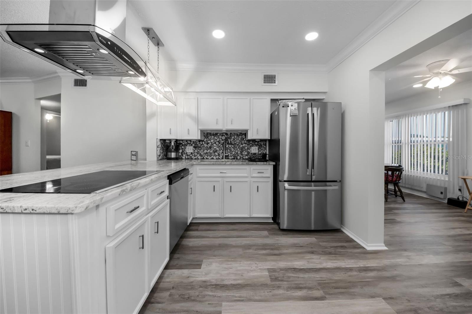 ON TOP OF THE WORLD - Residential