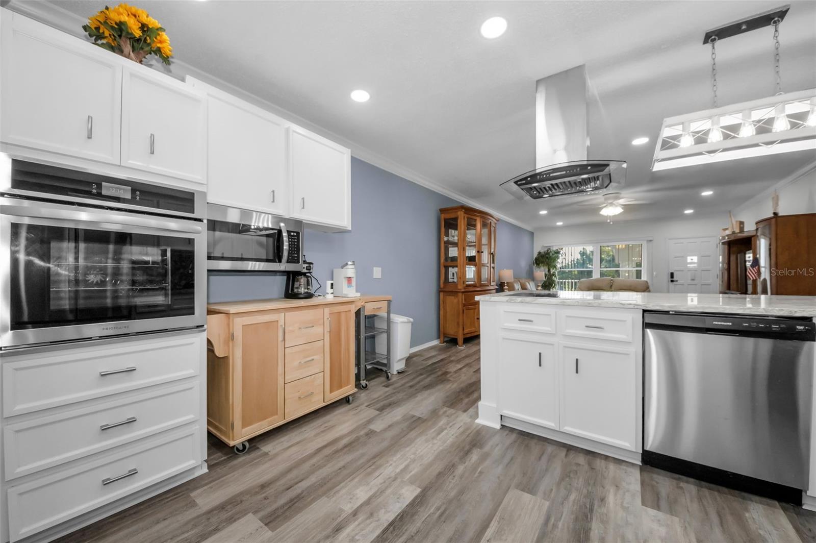 ON TOP OF THE WORLD - Residential