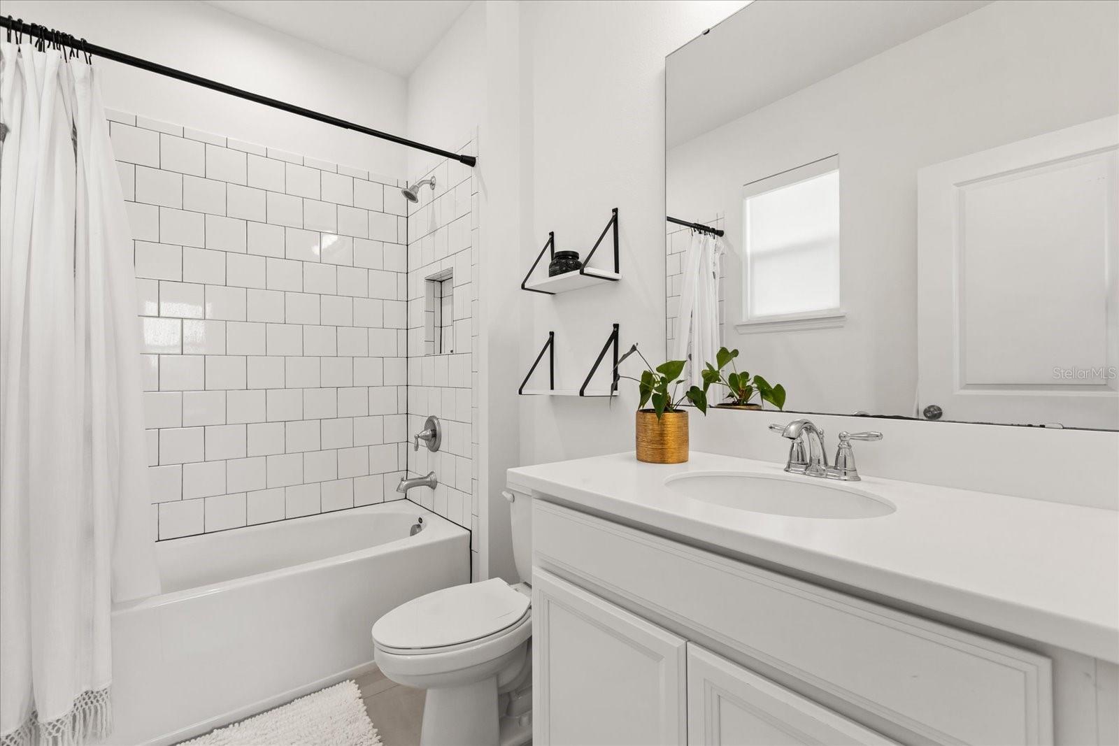 LANDINGS AT HAWKS CREST - Residential