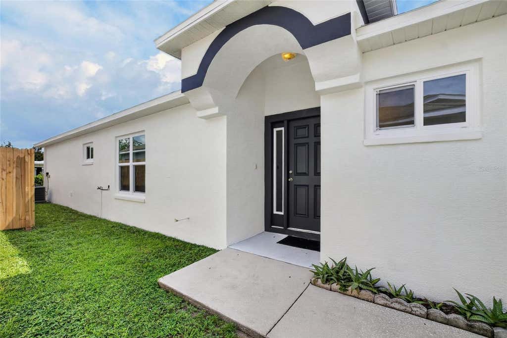 Photo of 535 Scarlet Maple Court, Plant City, FL 33563 (MLS # TB8540973)