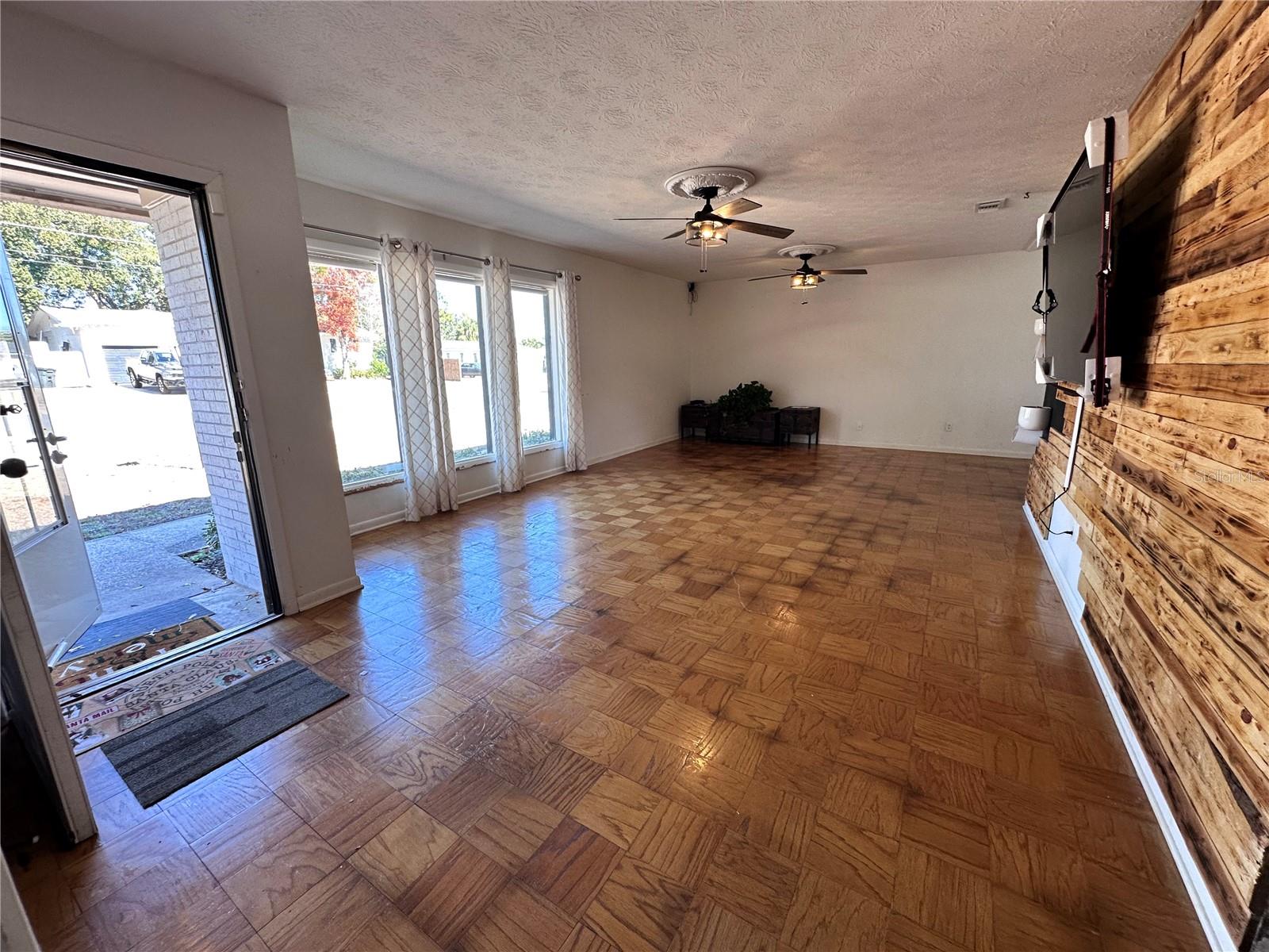 OAK HILL - Residential