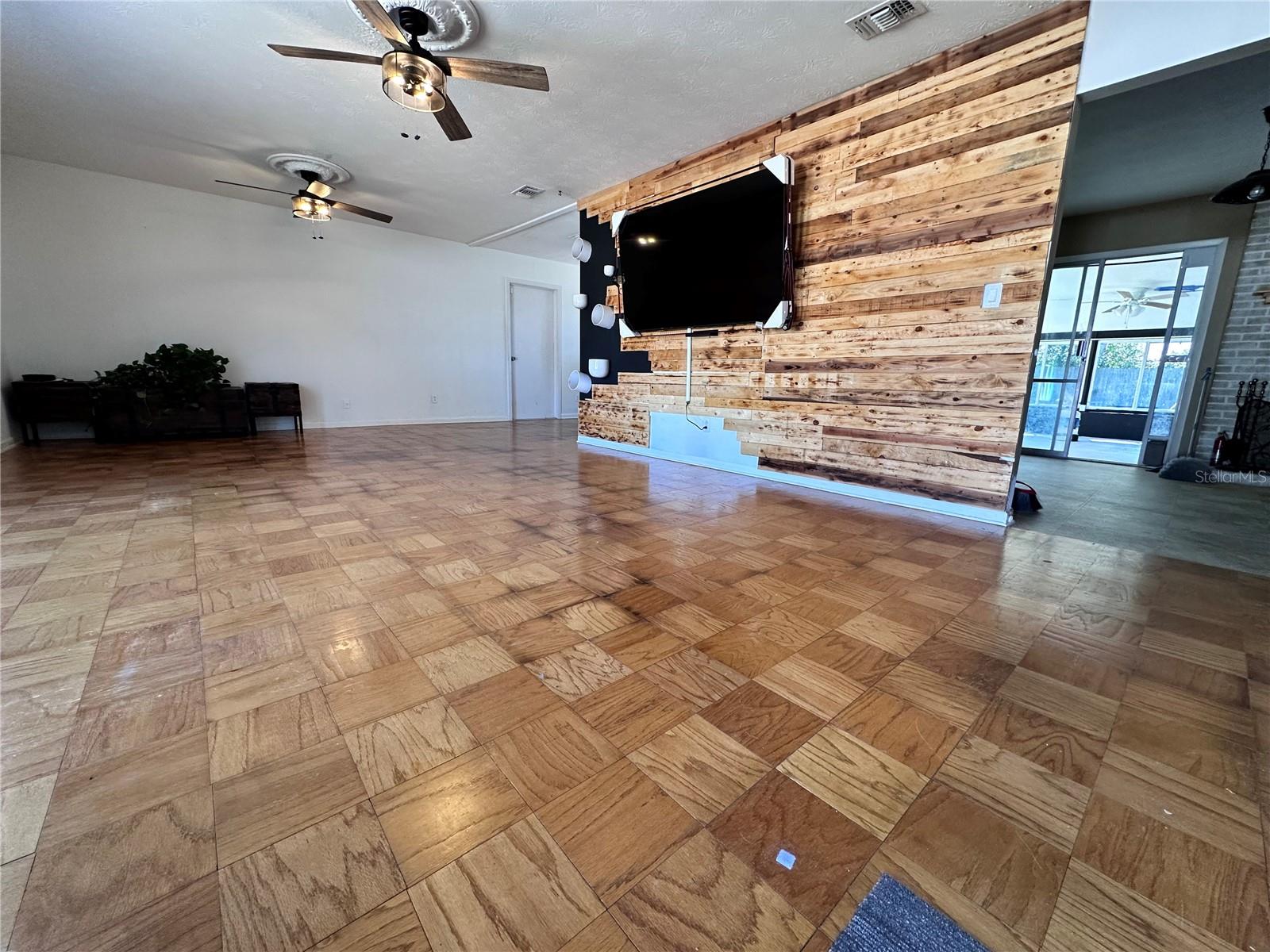 OAK HILL - Residential