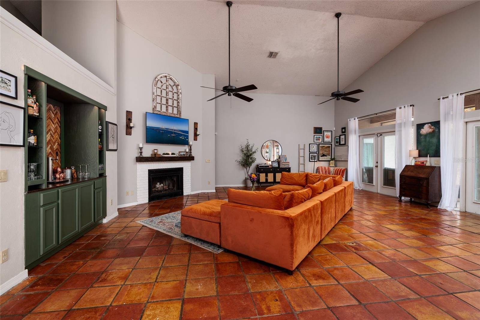 SWEETWATER POINTE - Residential