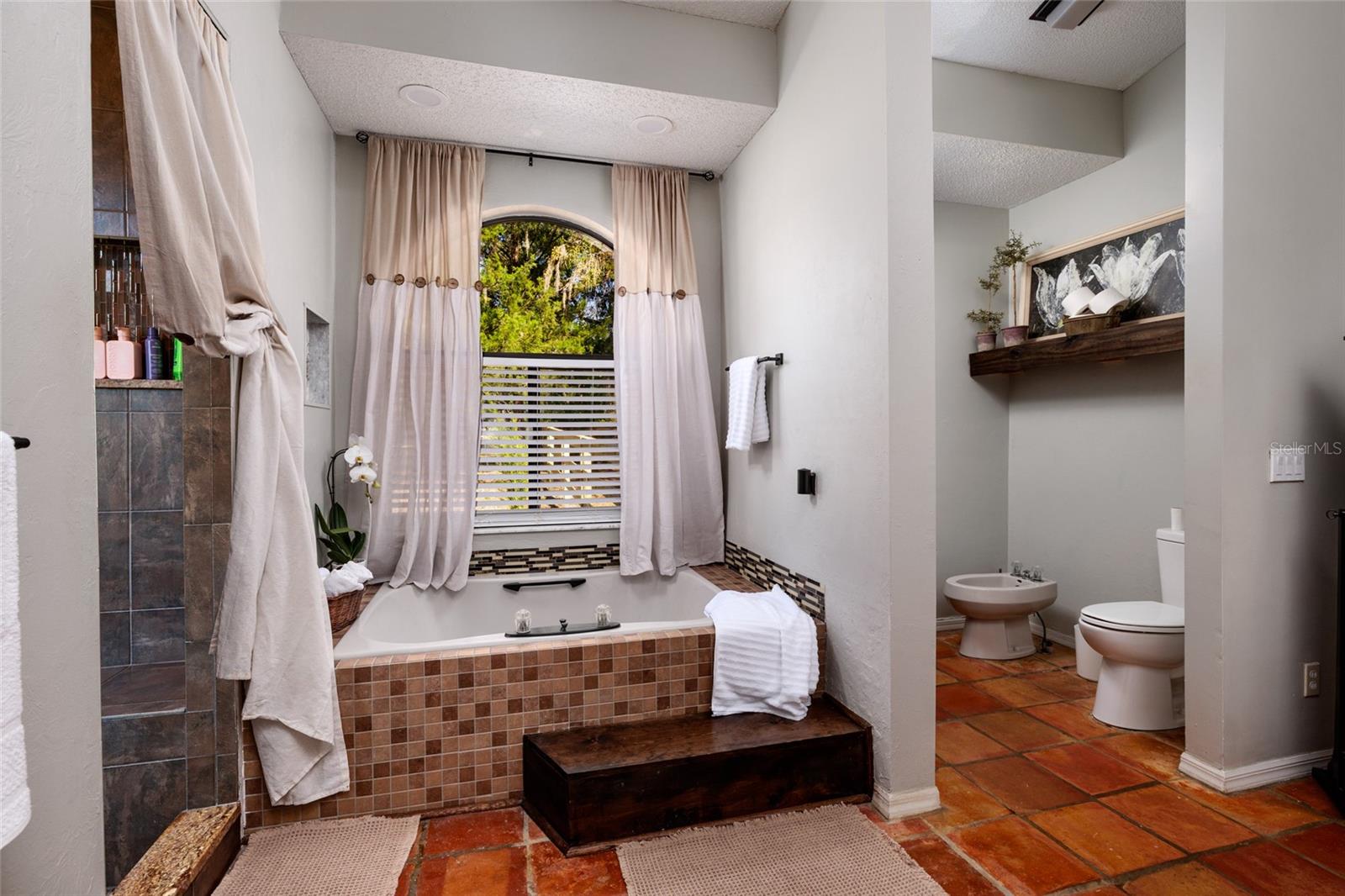 SWEETWATER POINTE - Residential