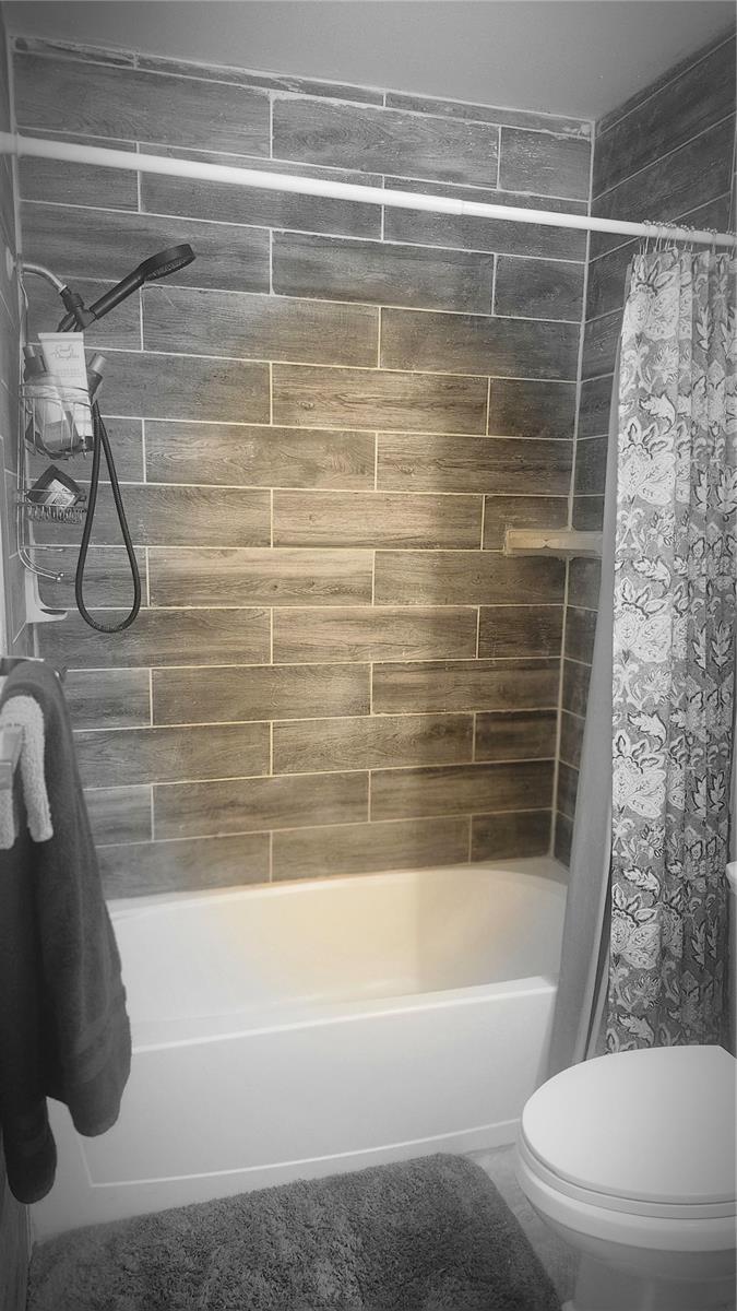 THE GREENS OF TOWNN COUNTRY - Residential Lease