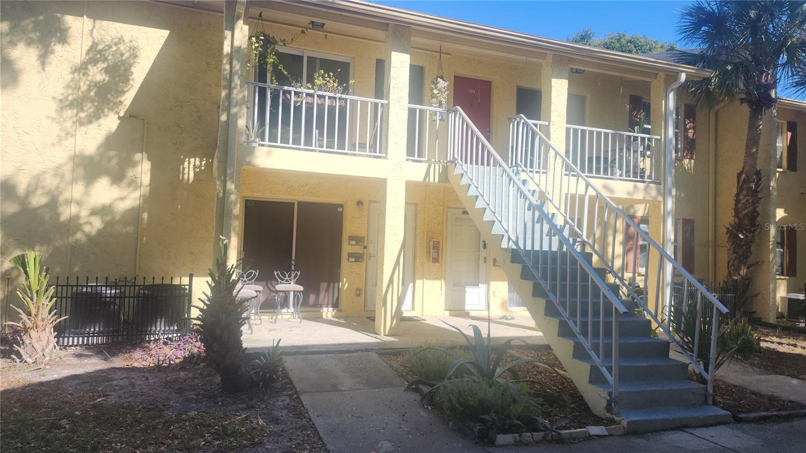 THE GREENS OF TOWNN COUNTRY - Residential Lease