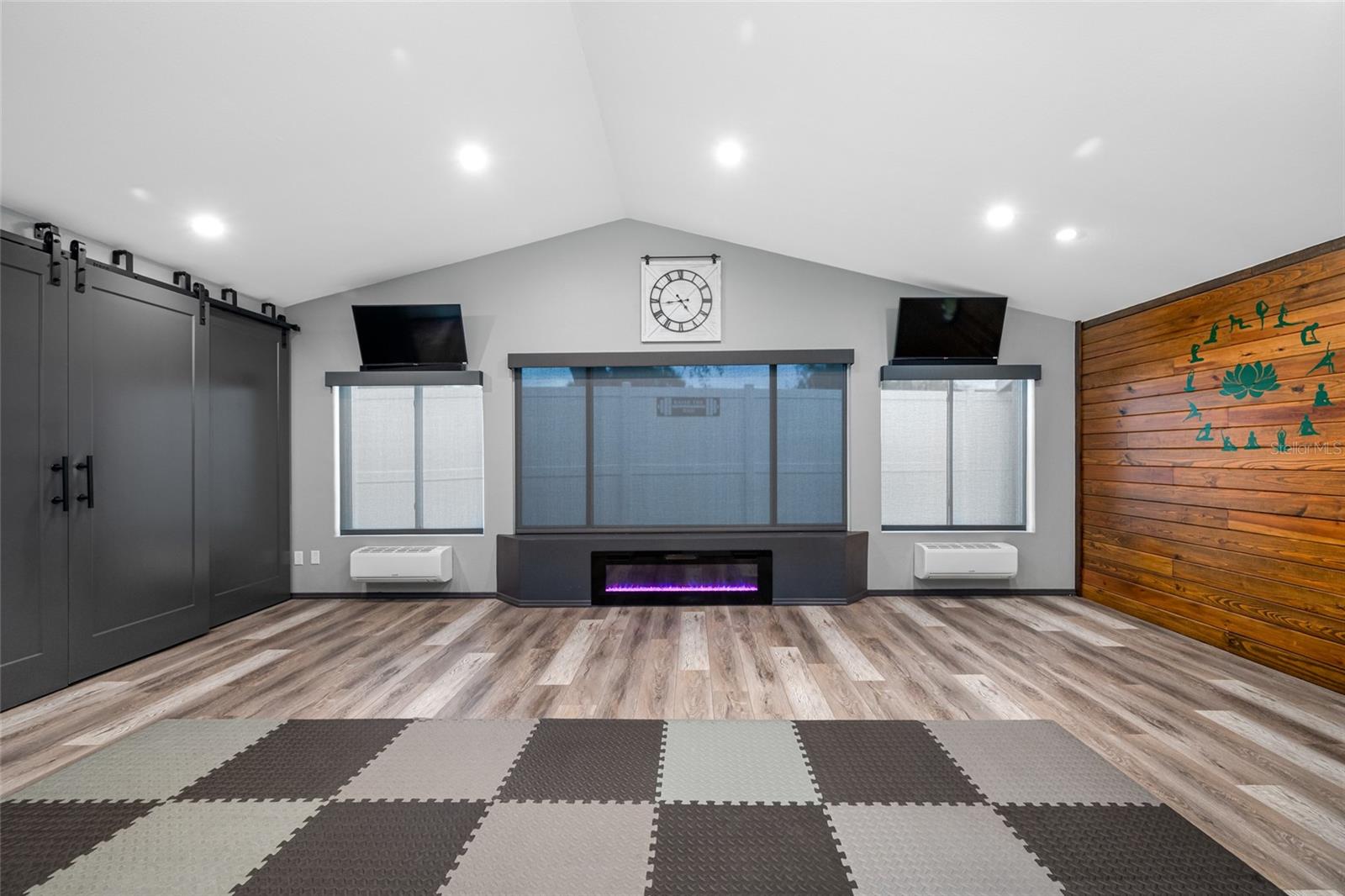 PINEBROOK ESTATES - Residential