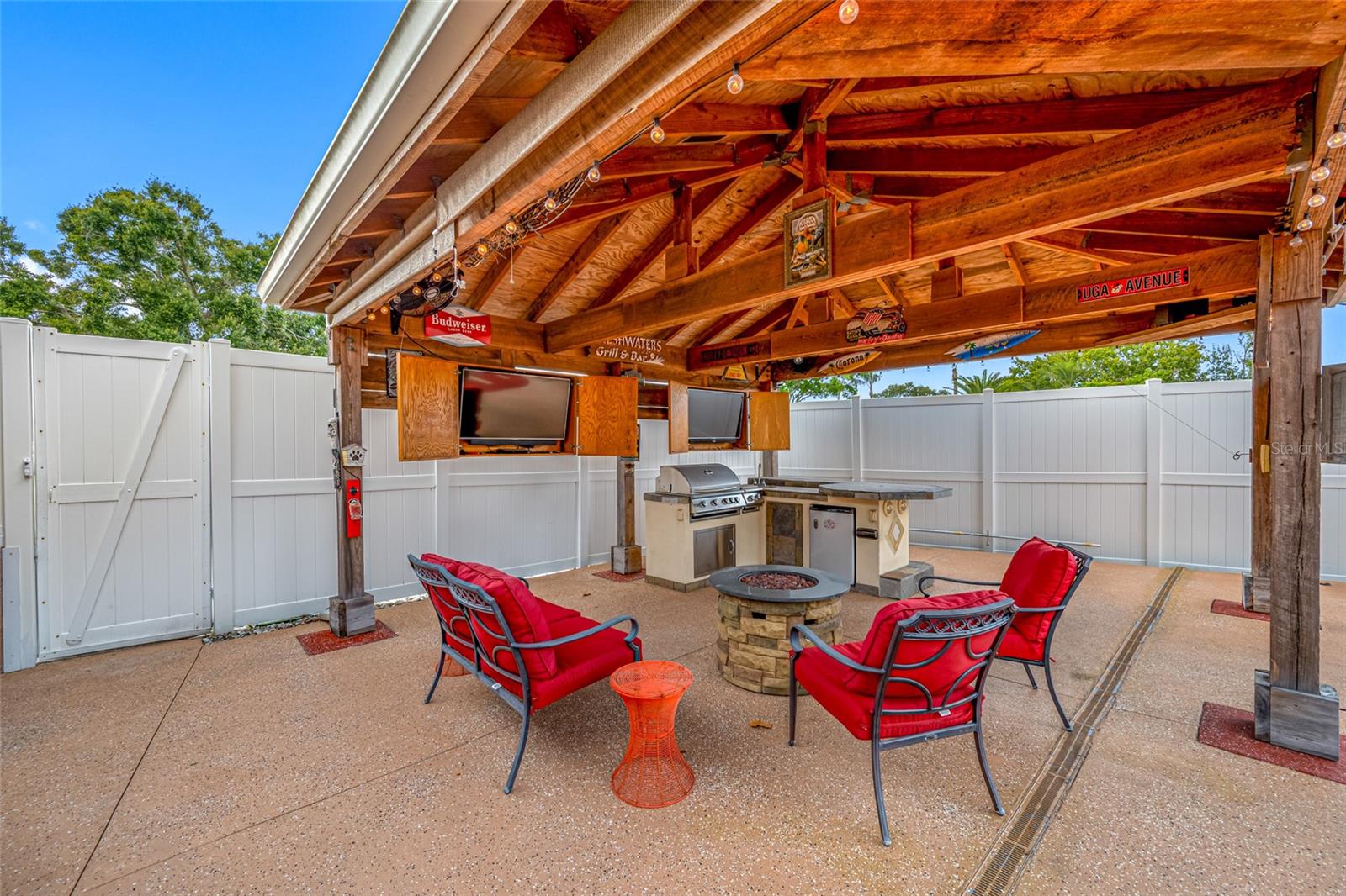 PINEBROOK ESTATES - Residential