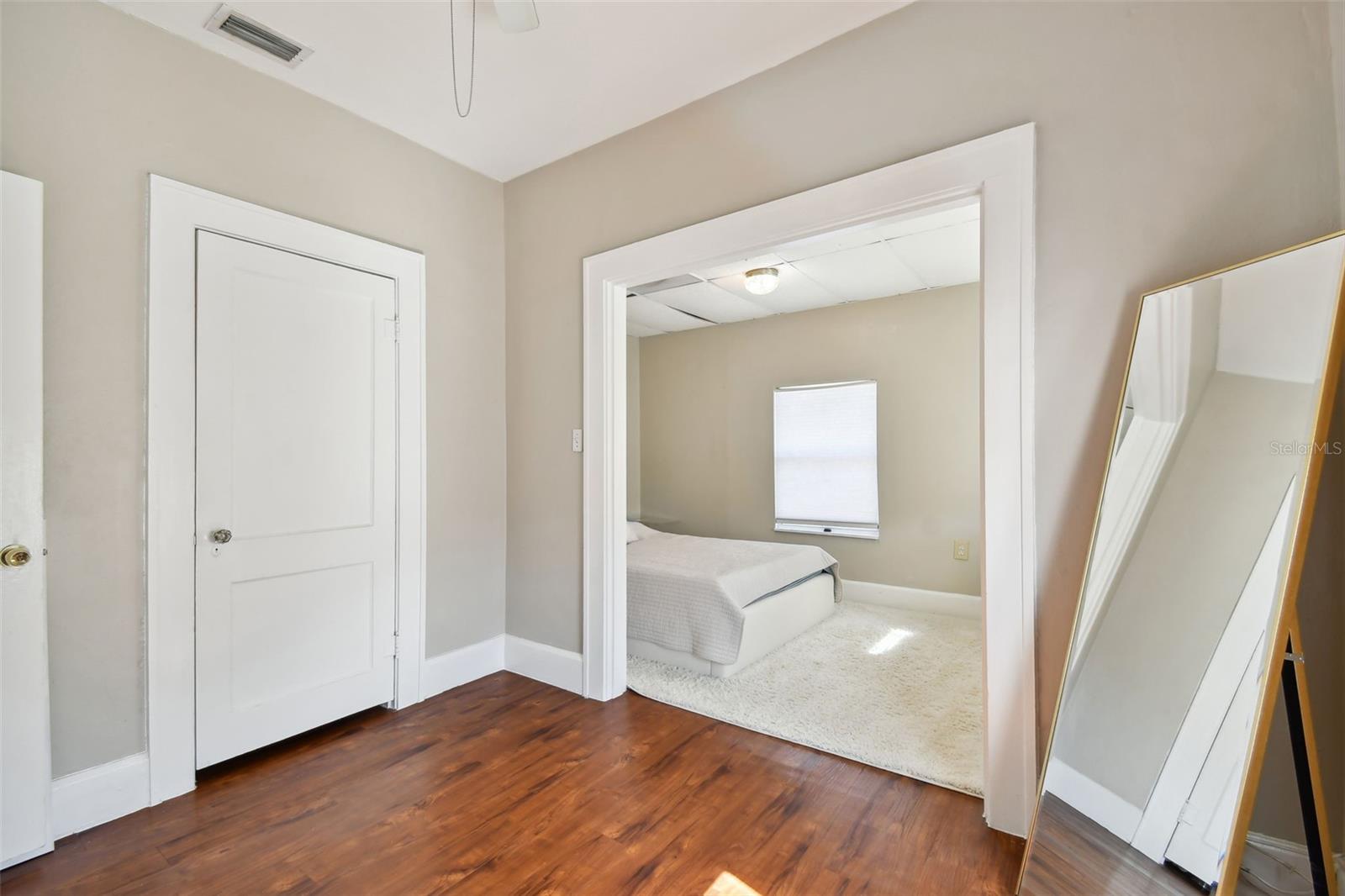 ST PETERSBURG INVESTMENT CO SUB - Residential Lease