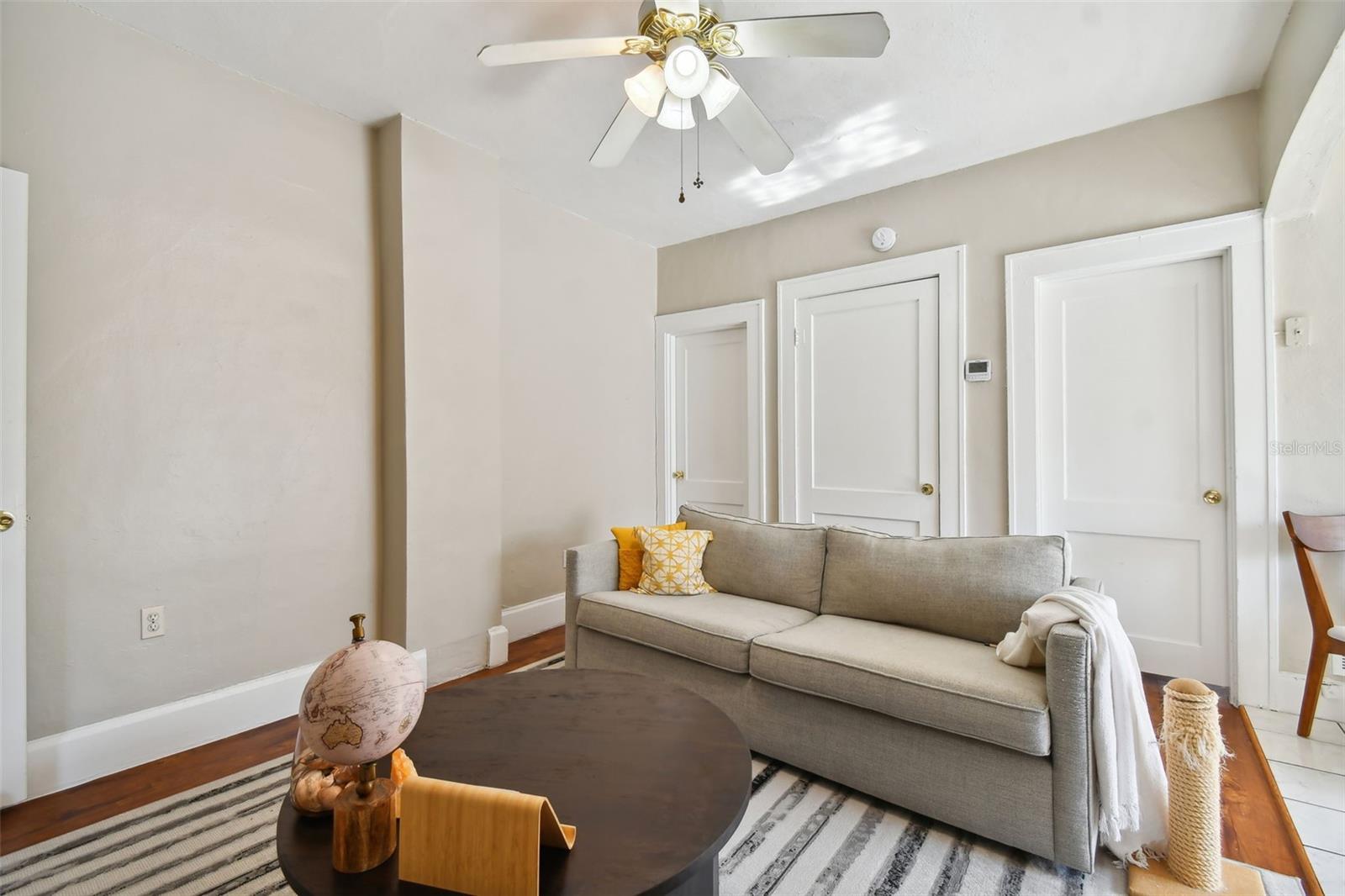 ST PETERSBURG INVESTMENT CO SUB - Residential Lease