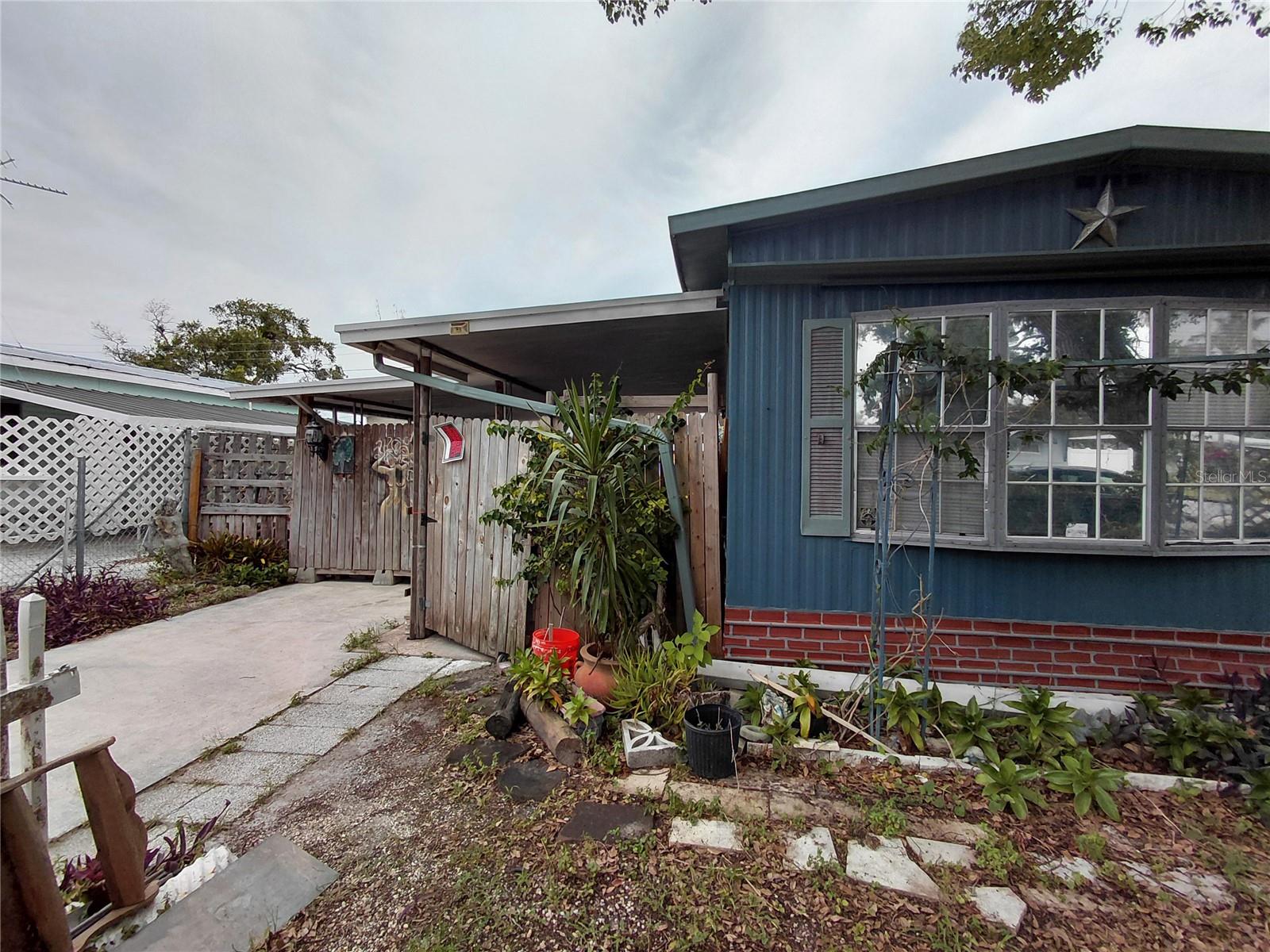 DIXIE GROVES ESTATES - Residential