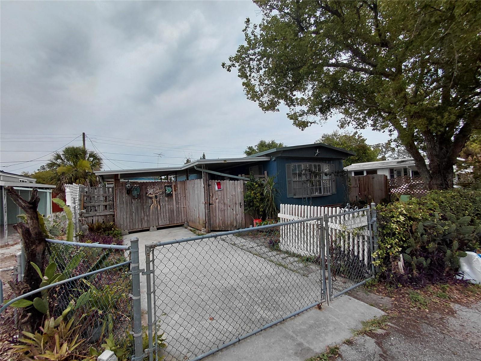 DIXIE GROVES ESTATES - Residential
