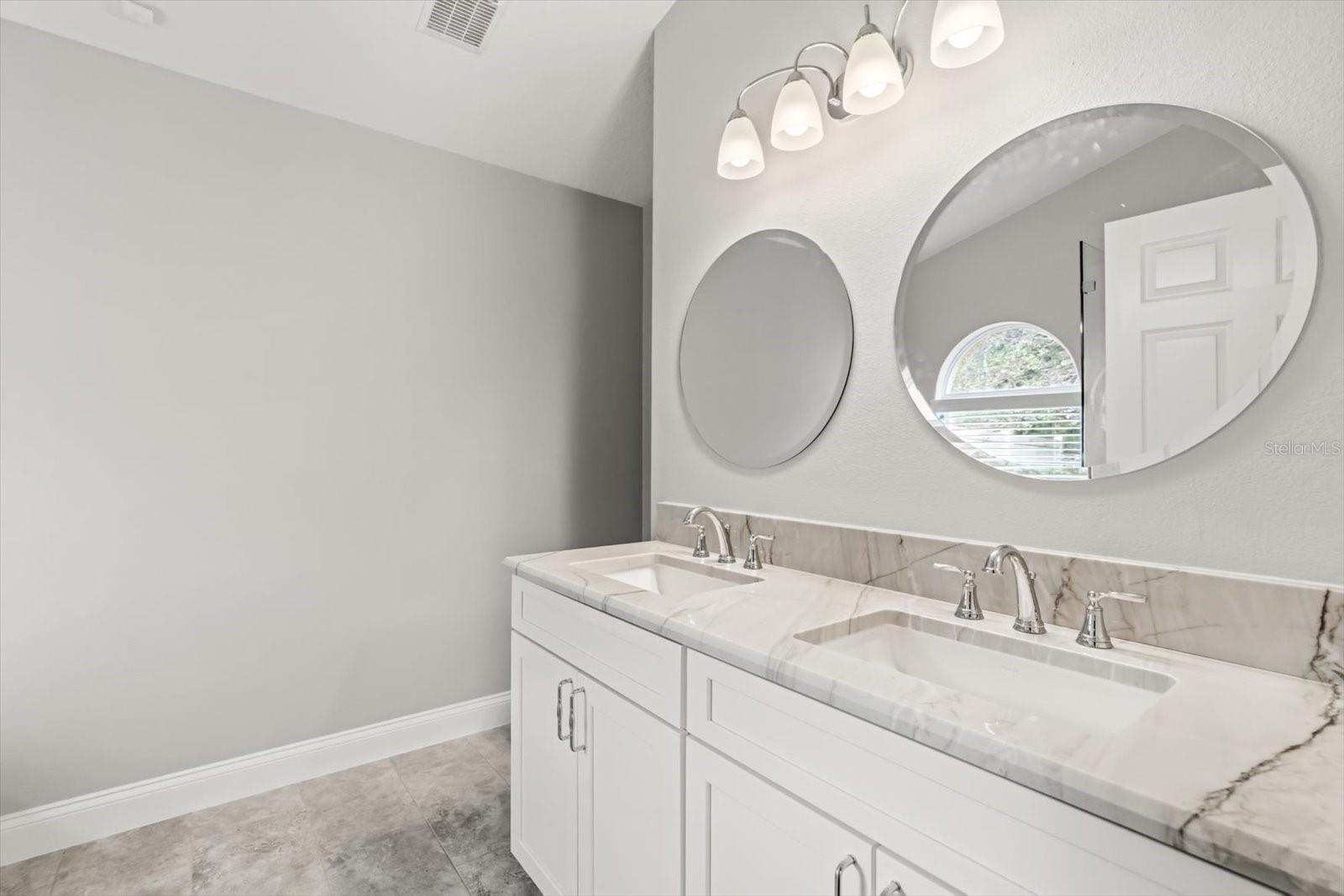 CEDAR GLEN OF ALOMA WOODS - Residential
