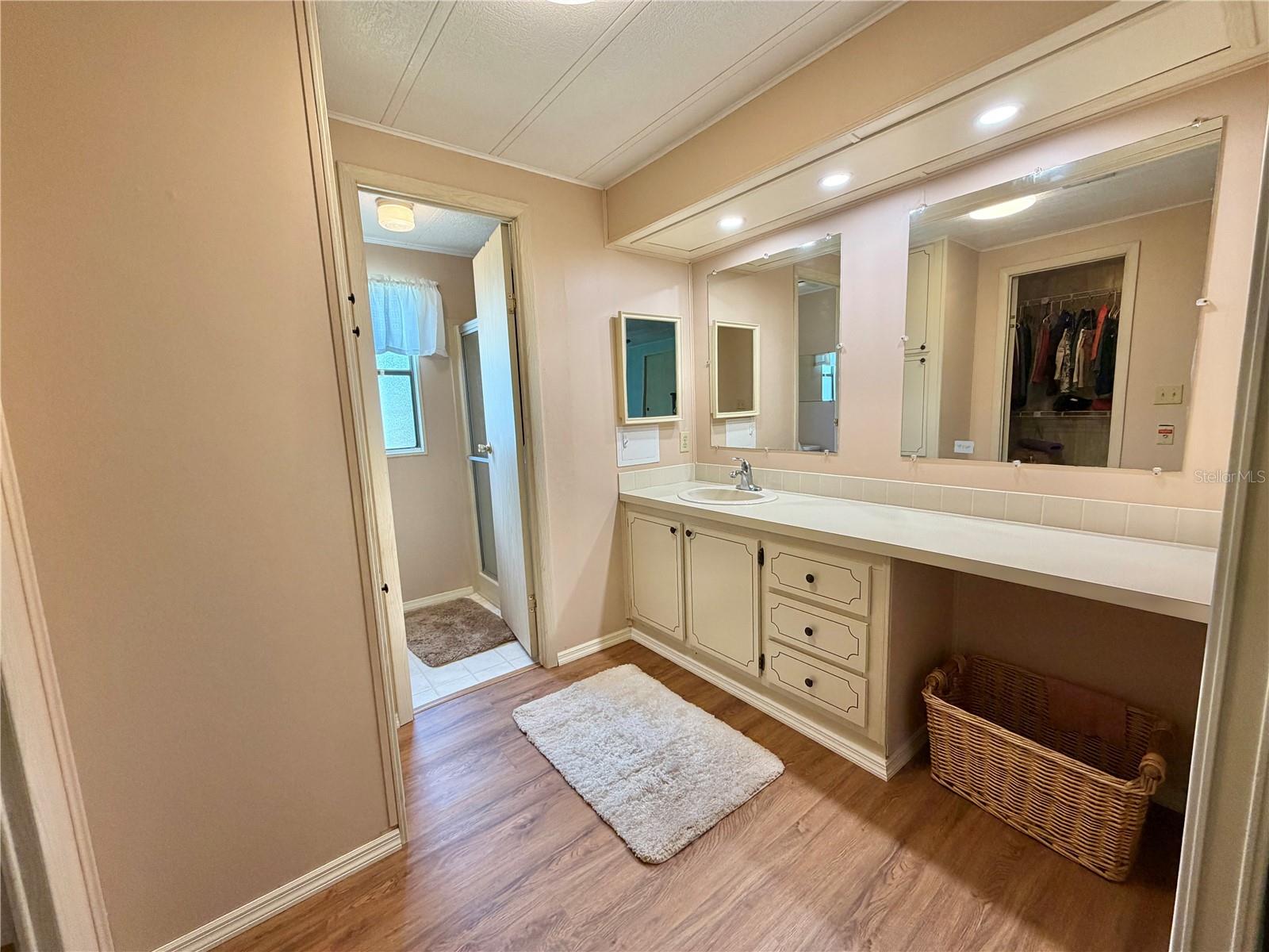 HAWTHORNE/LEESBURG - Residential