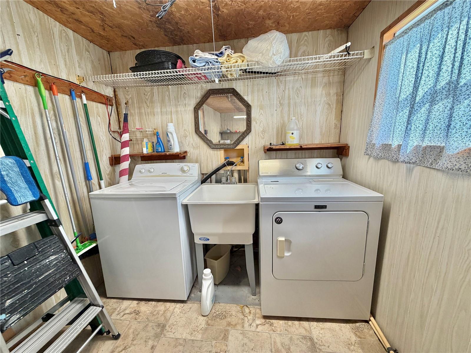 HAWTHORNE/LEESBURG - Residential