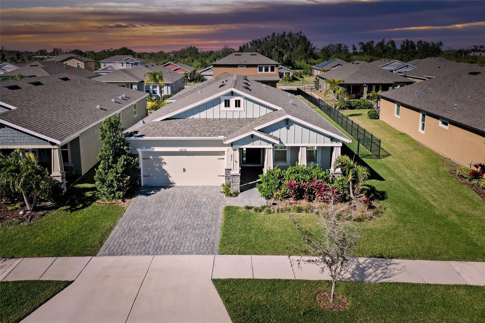 6232 SEA AIR DRIVE