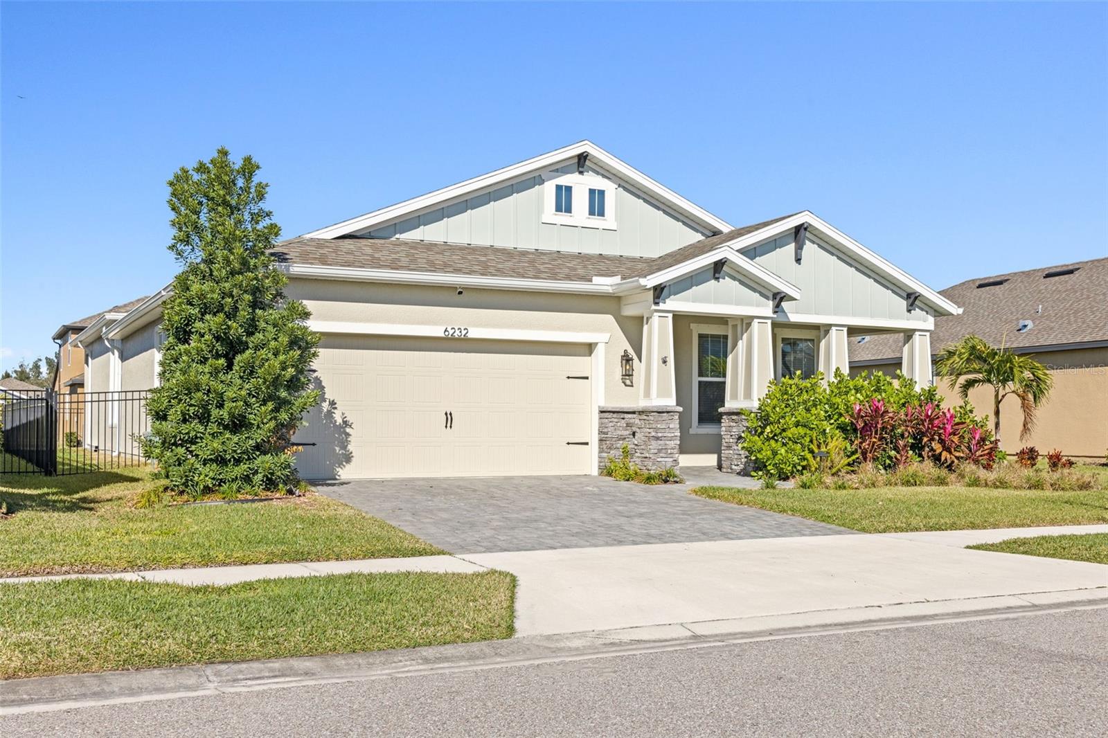 6232 SEA AIR DRIVE