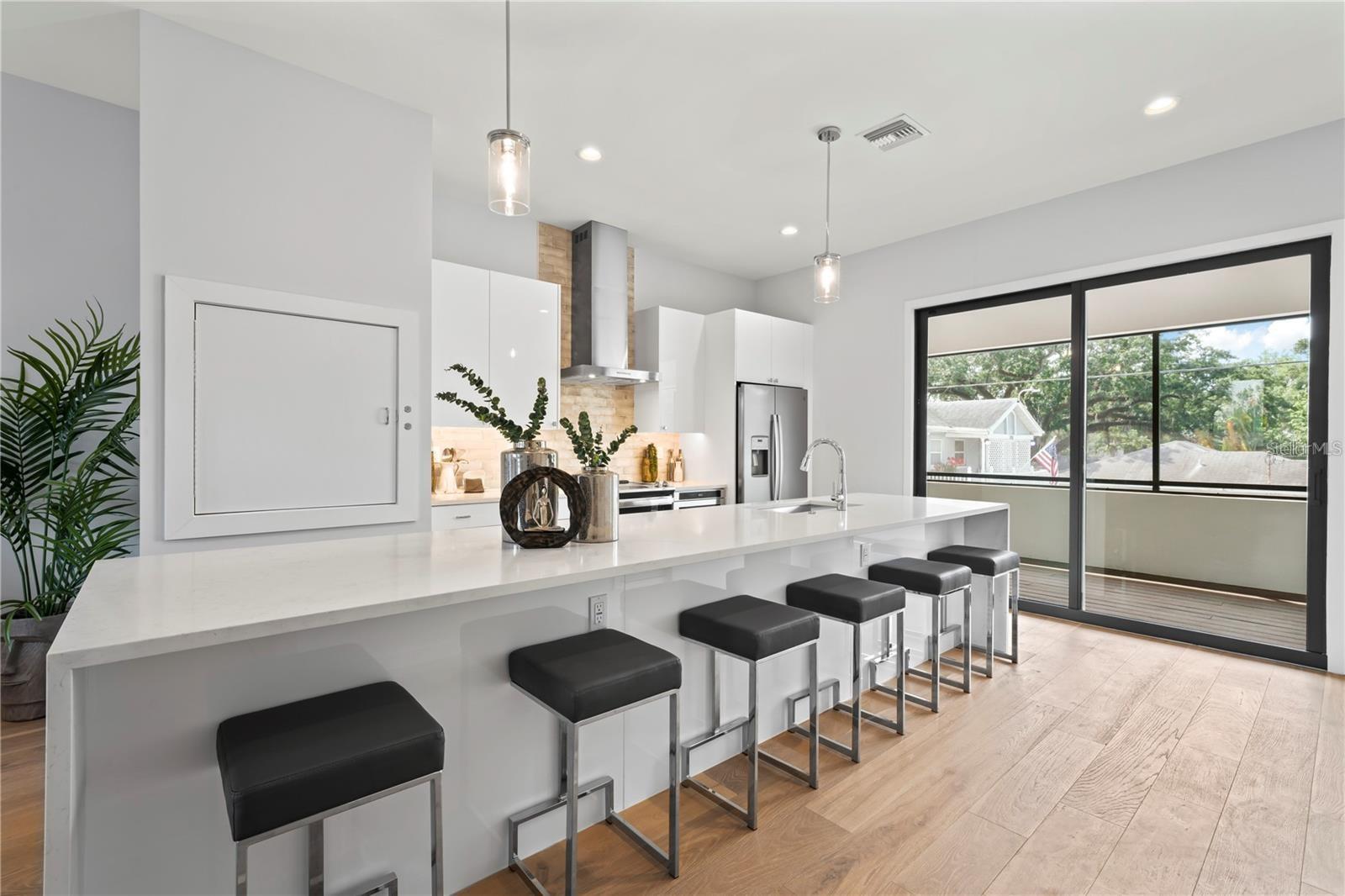 532 W PLAZA PLACE 3