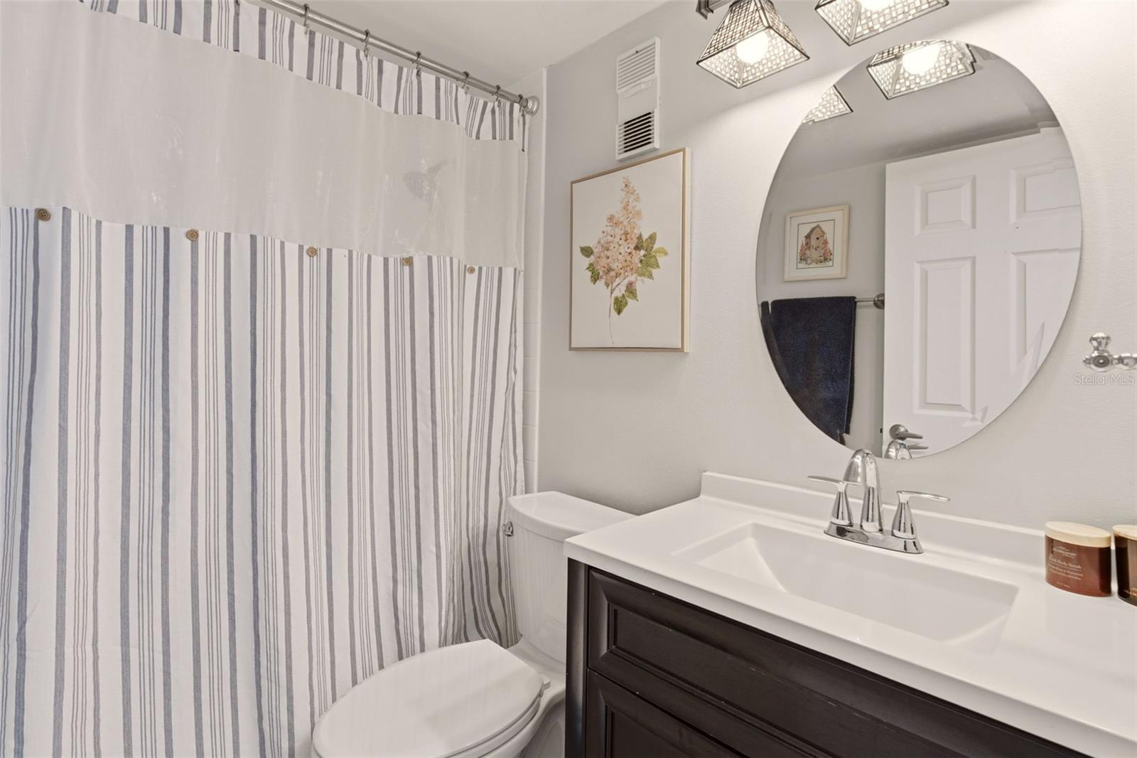 LAKESIDE CONDO APTS - Residential