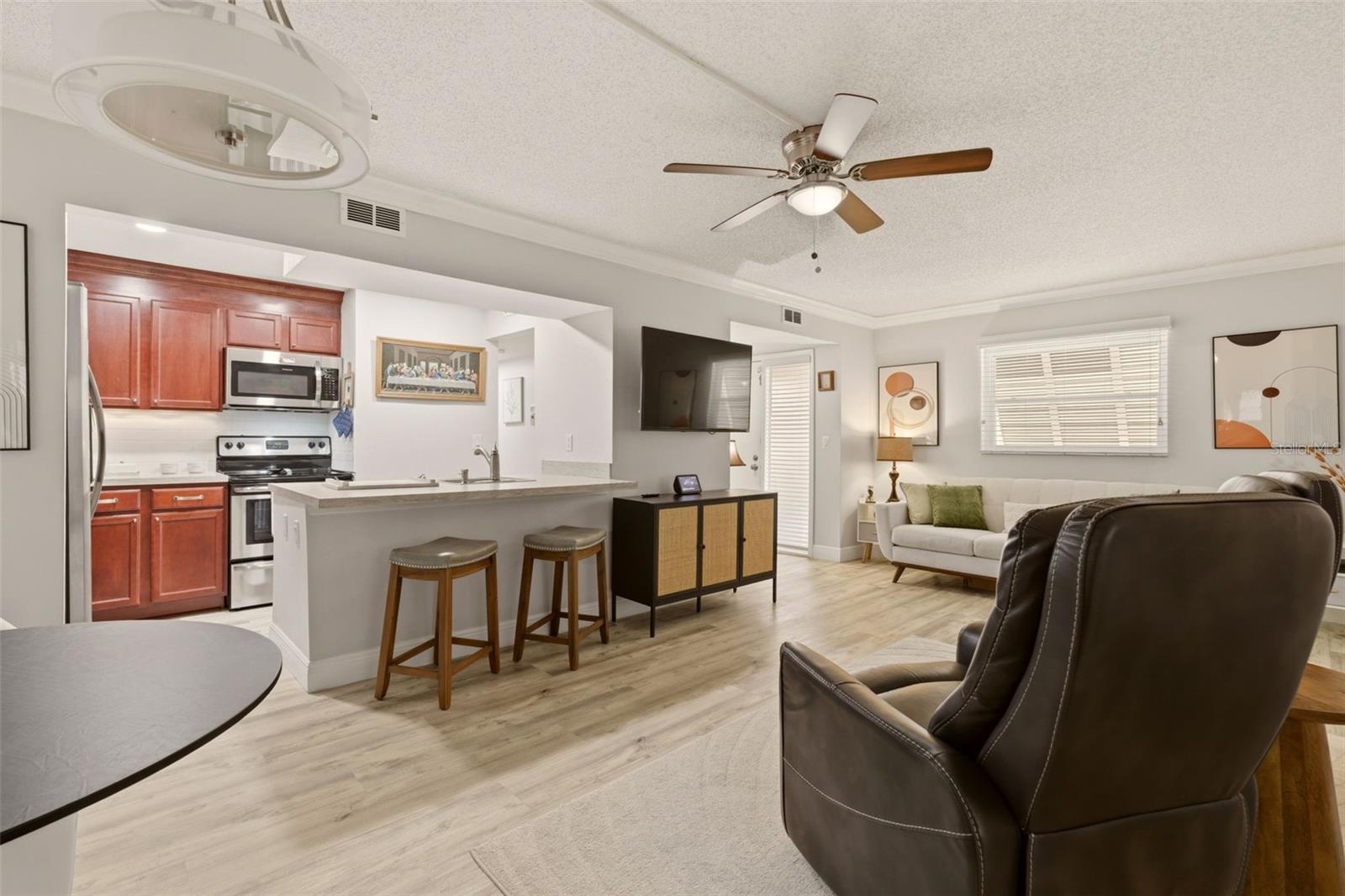 LAKESIDE CONDO APTS - Residential