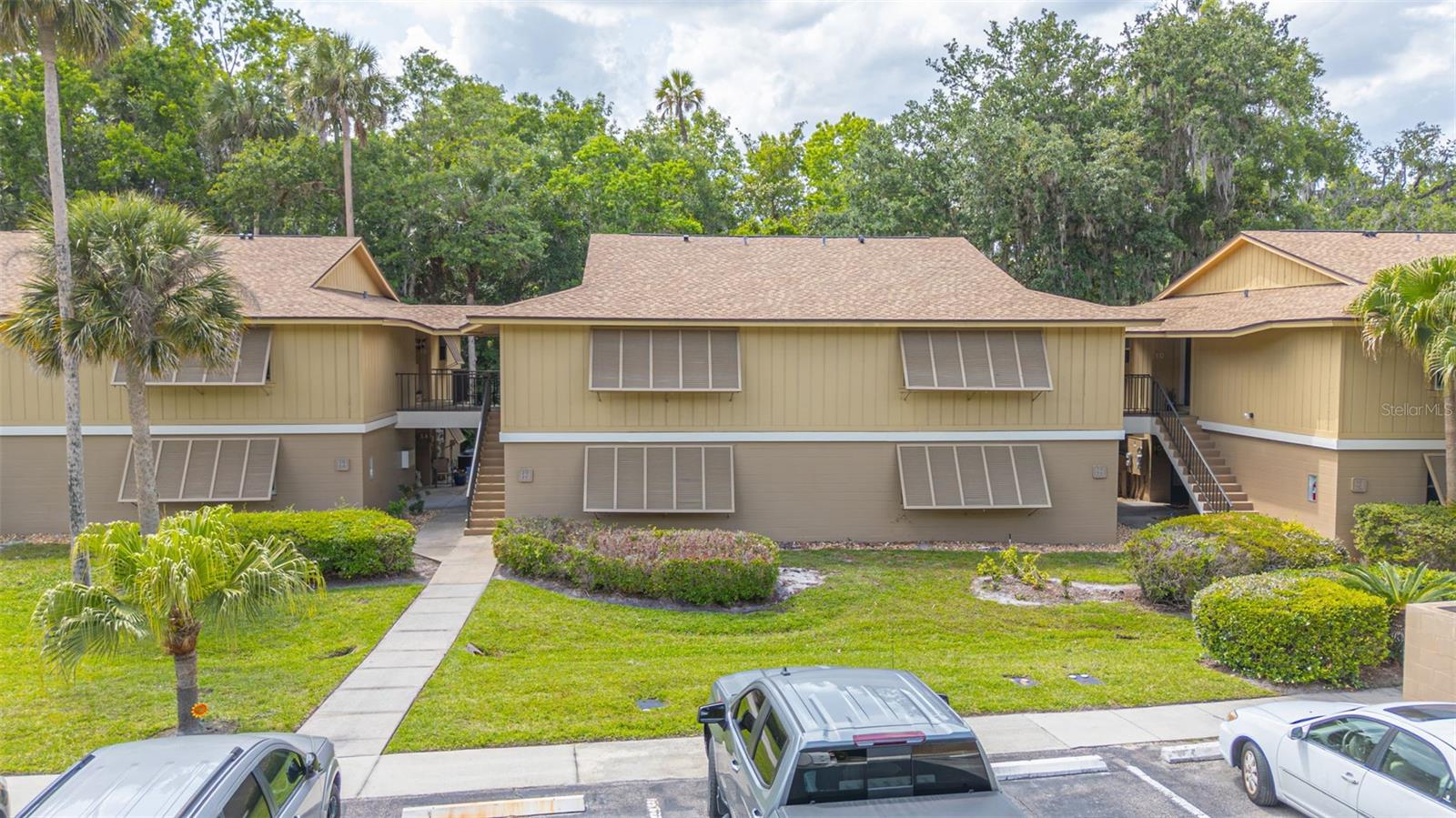 LAKESIDE CONDO APTS - Residential