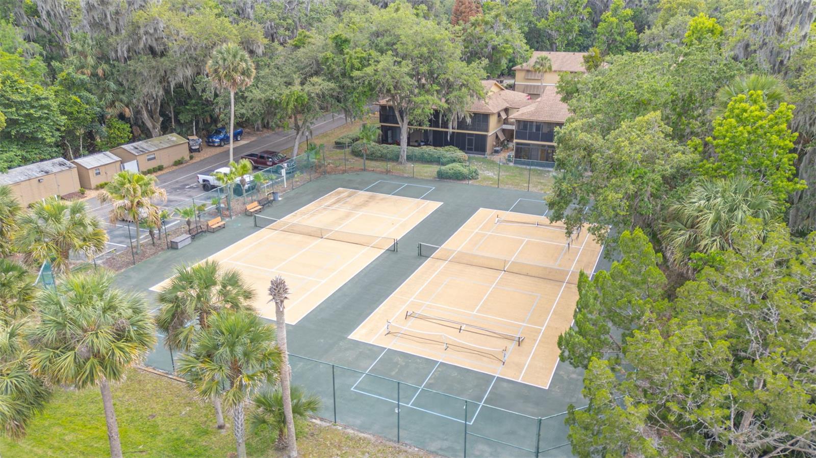 LAKESIDE CONDO APTS - Residential