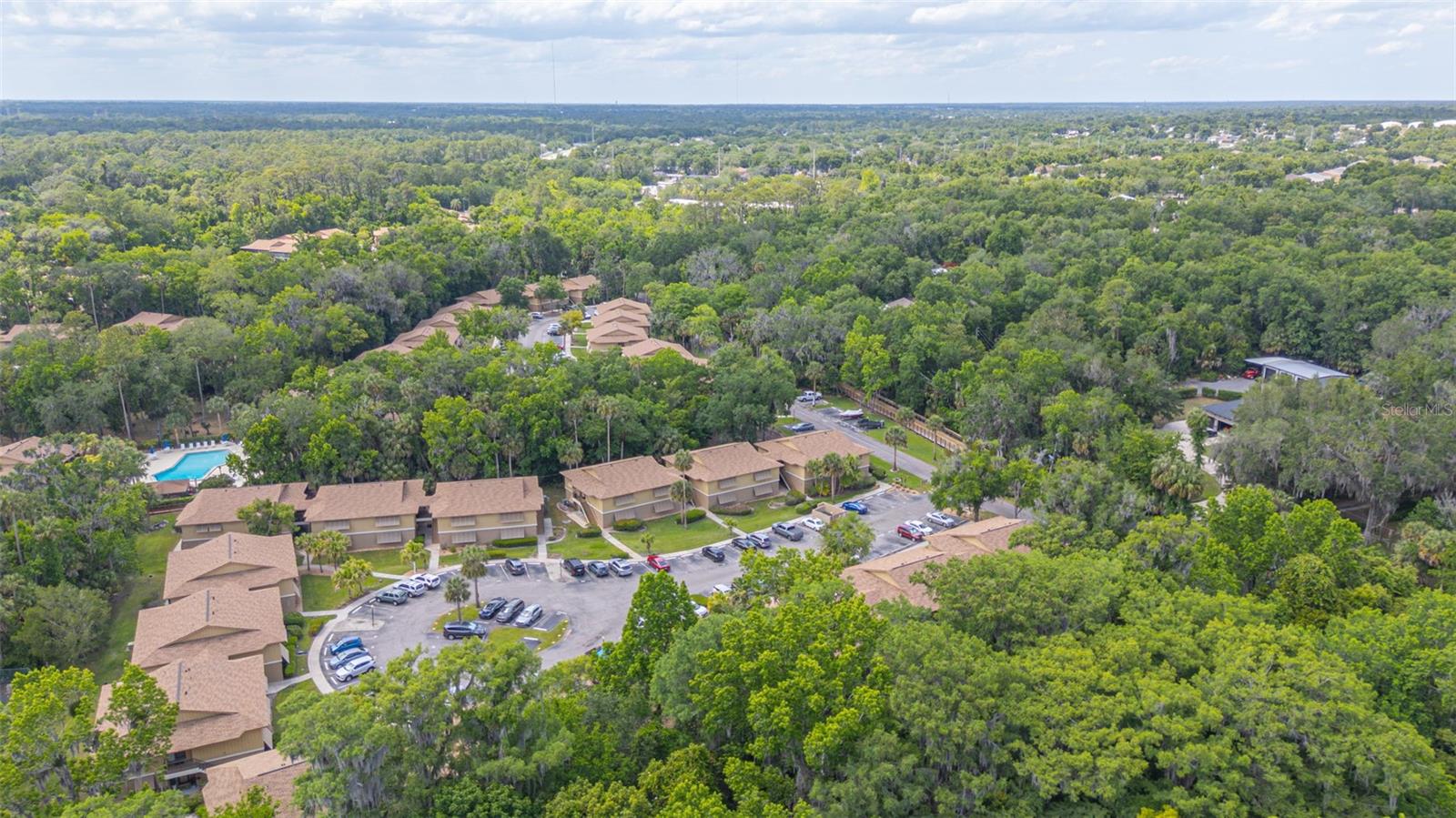 LAKESIDE CONDO APTS - Residential