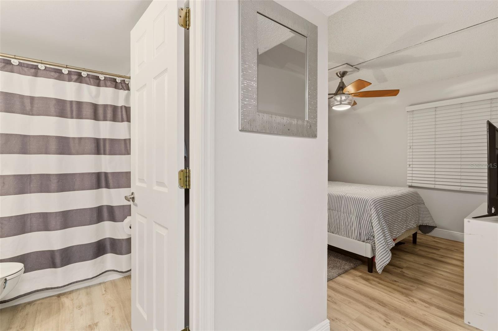 LAKESIDE CONDO APTS - Residential