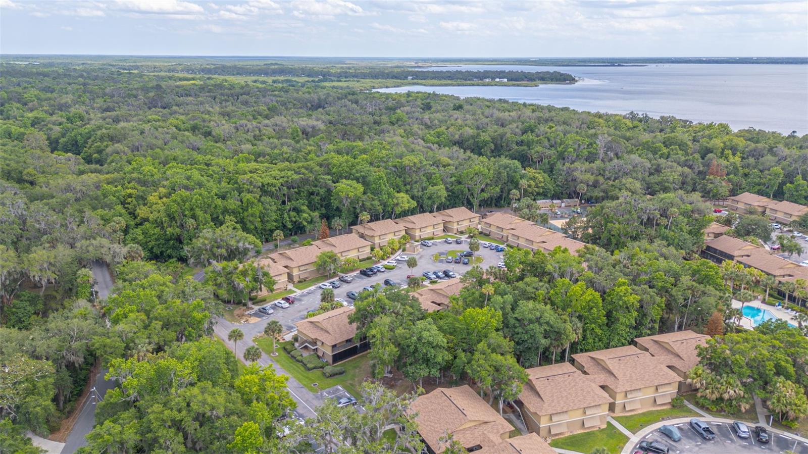 LAKESIDE CONDO APTS - Residential
