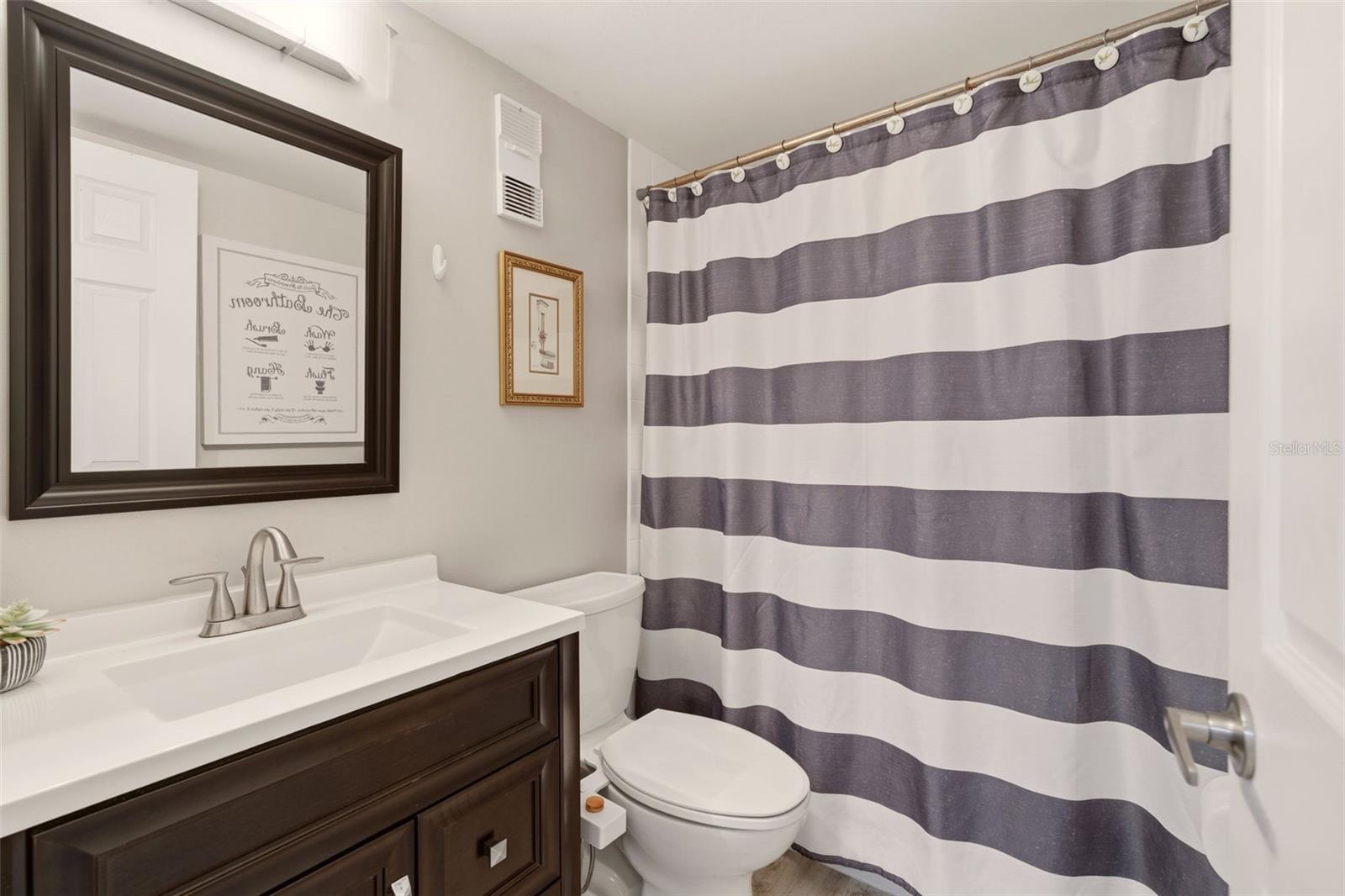 LAKESIDE CONDO APTS - Residential
