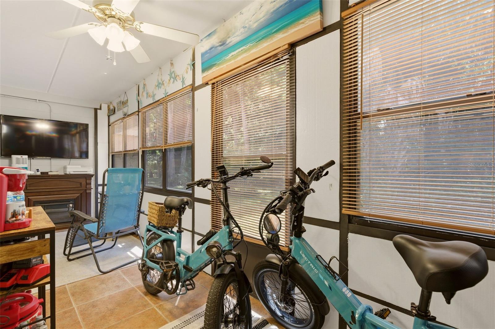 LAKESIDE CONDO APTS - Residential