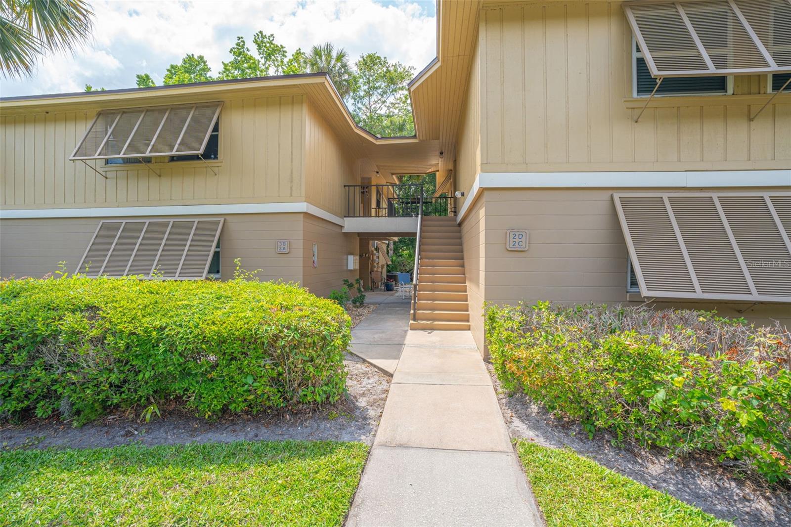 LAKESIDE CONDO APTS - Residential