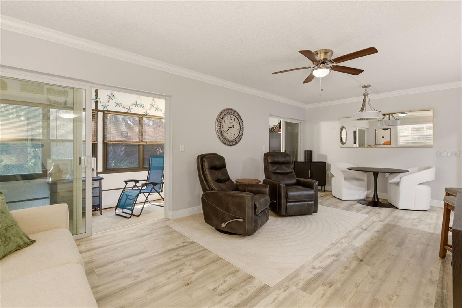 LAKESIDE CONDO APTS - Residential