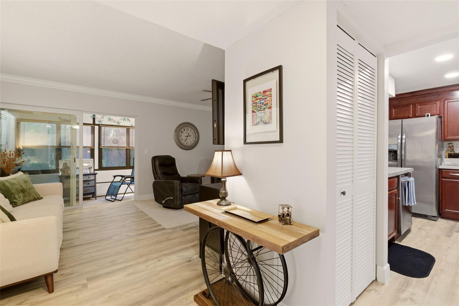 LAKESIDE CONDO APTS - Residential
