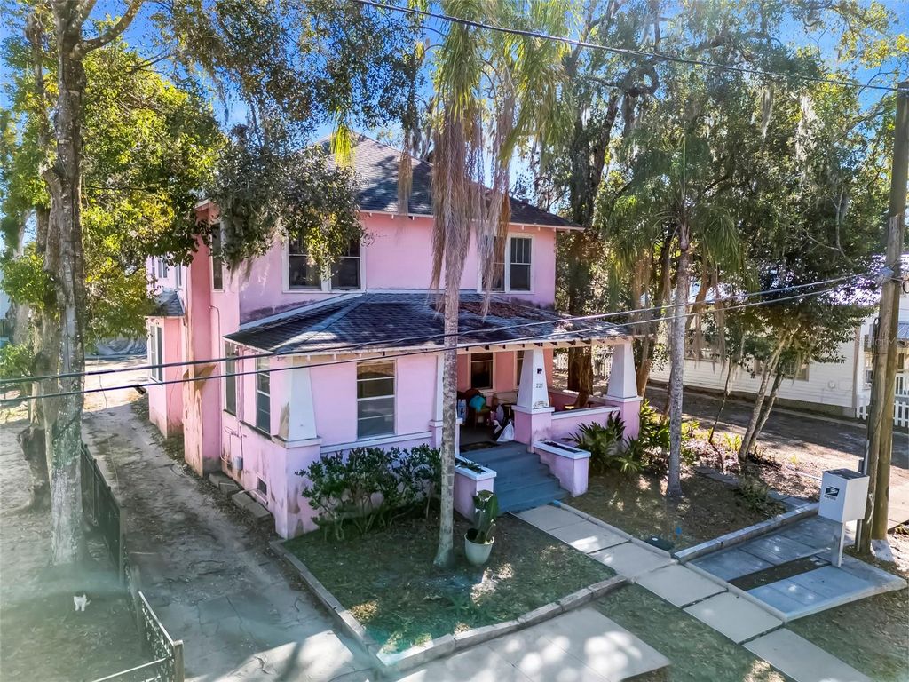 Photo of 225 N Sans Souci Ave, Deland, FL 32720 (MLS # O6359438)