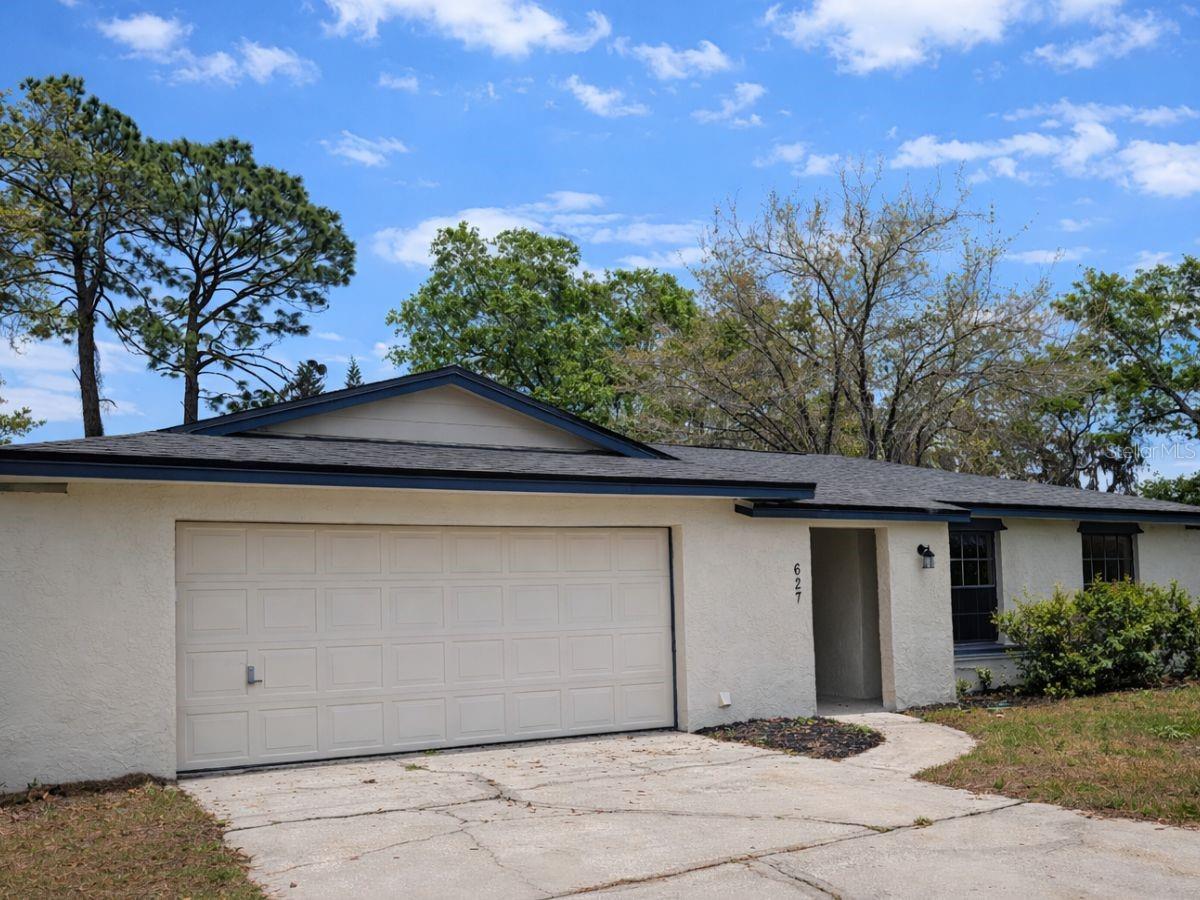 627 PRAIRIE LANE