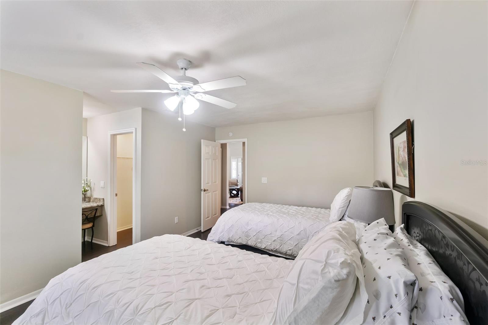 RACQUET CLUB VILLAS AT HEATHROW 1 - Residential