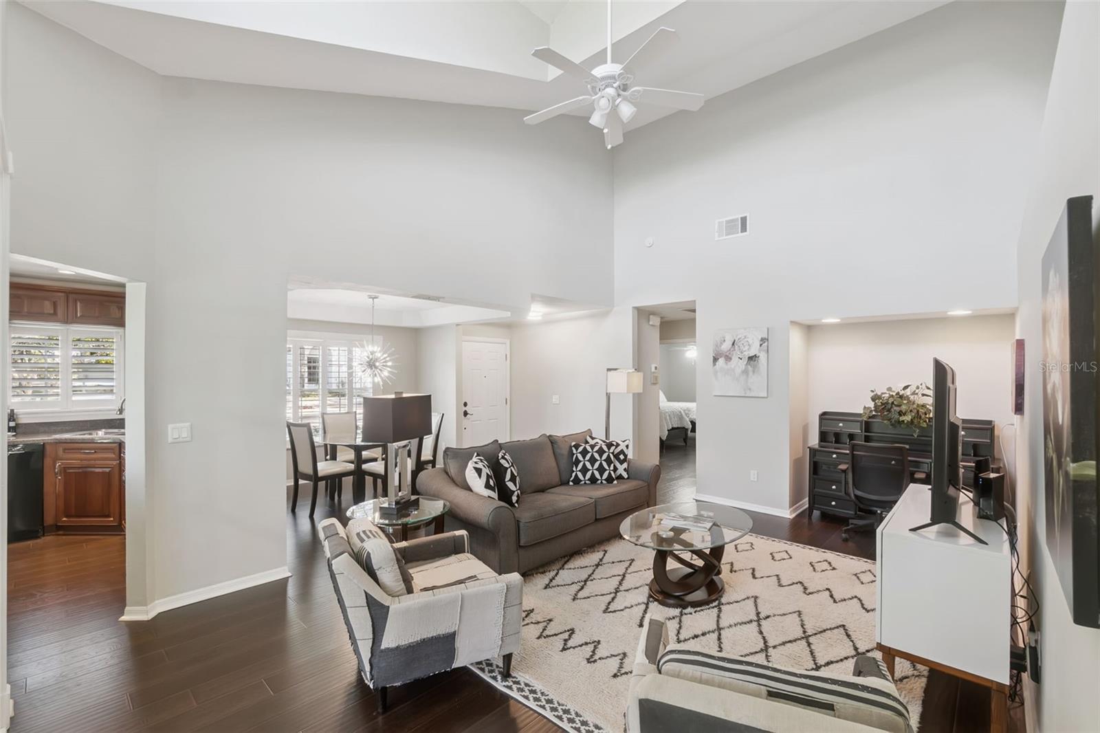 RACQUET CLUB VILLAS AT HEATHROW 1 - Residential