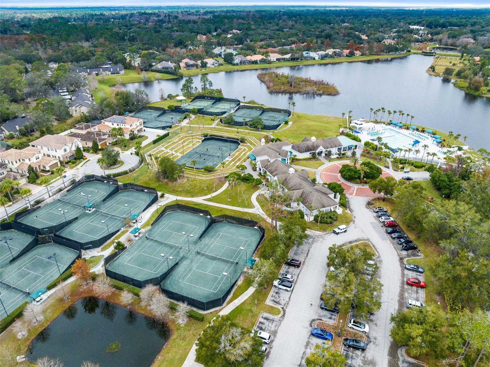 RACQUET CLUB VILLAS AT HEATHROW 1 - Residential