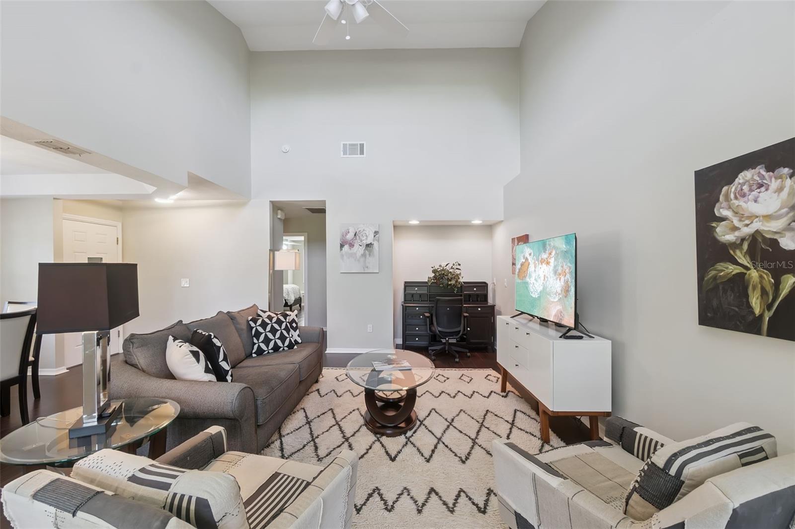 RACQUET CLUB VILLAS AT HEATHROW 1 - Residential