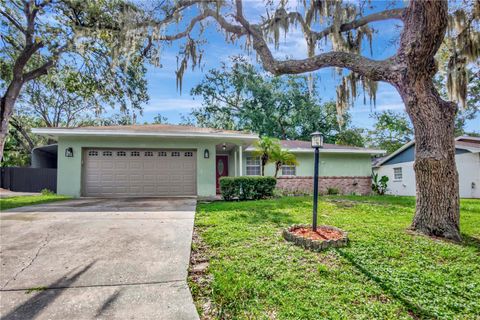 Photo of 2209 Boxwood Way, Brandon, FL 33511 (MLS # TB8421087)