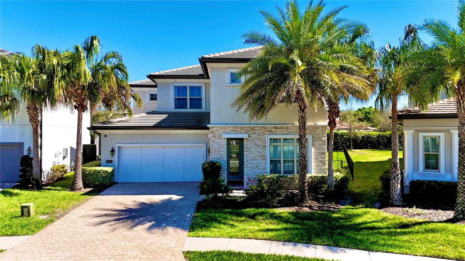 10680 ROYAL CYPRESS WAY