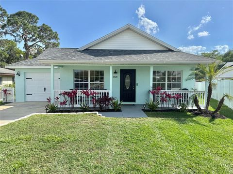 Tiny photo for 33635 Jeffery Court, Leesburg, FL 34788 (MLS # G5106221)
