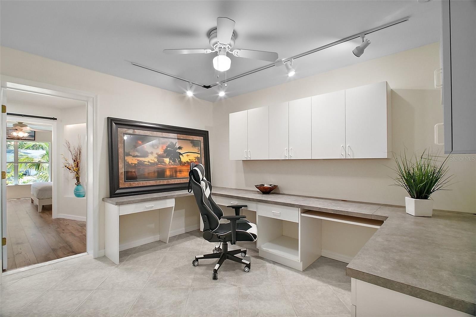 WESTERN SHORES - Residential