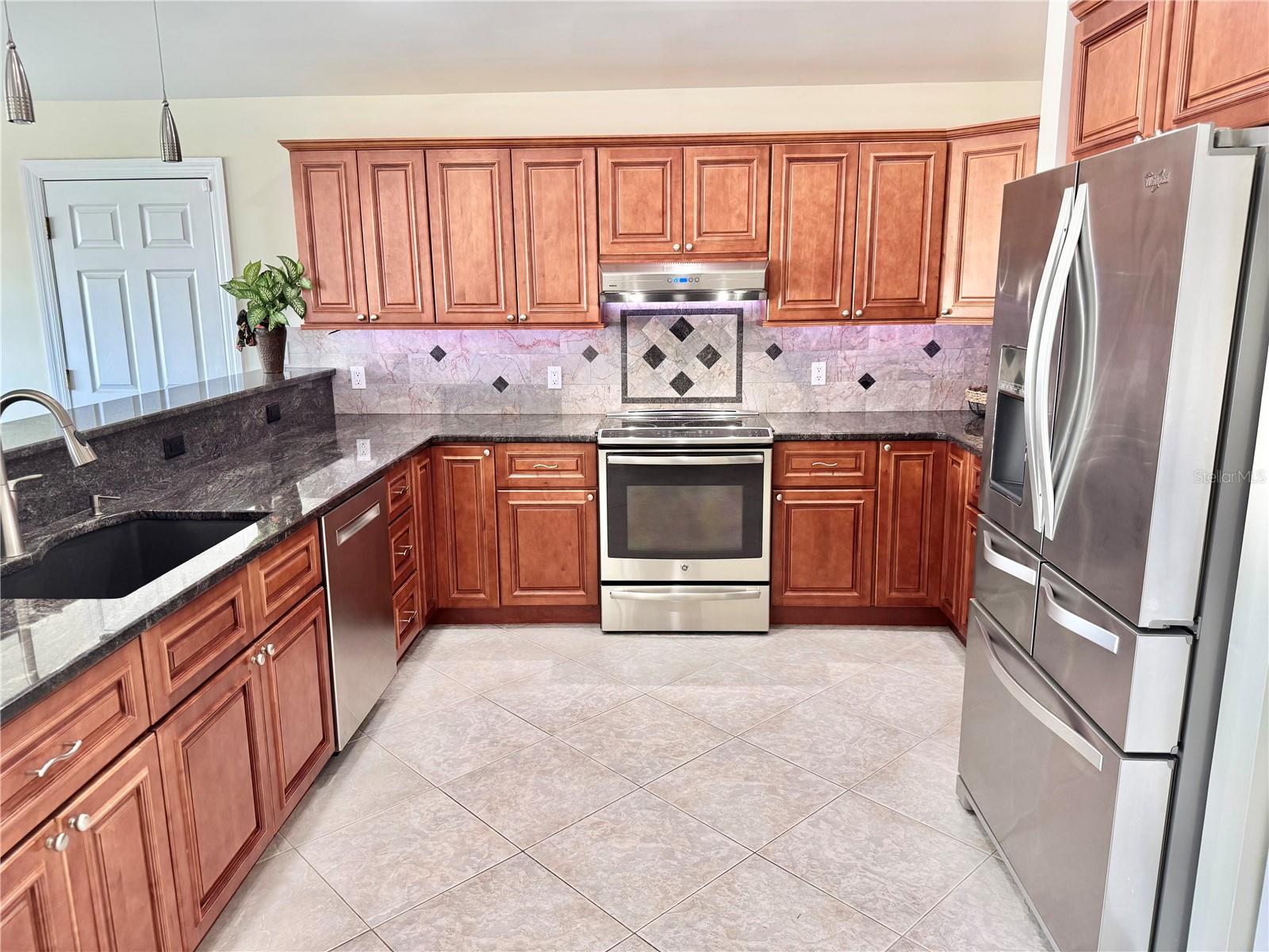 WESTERN SHORES - Residential