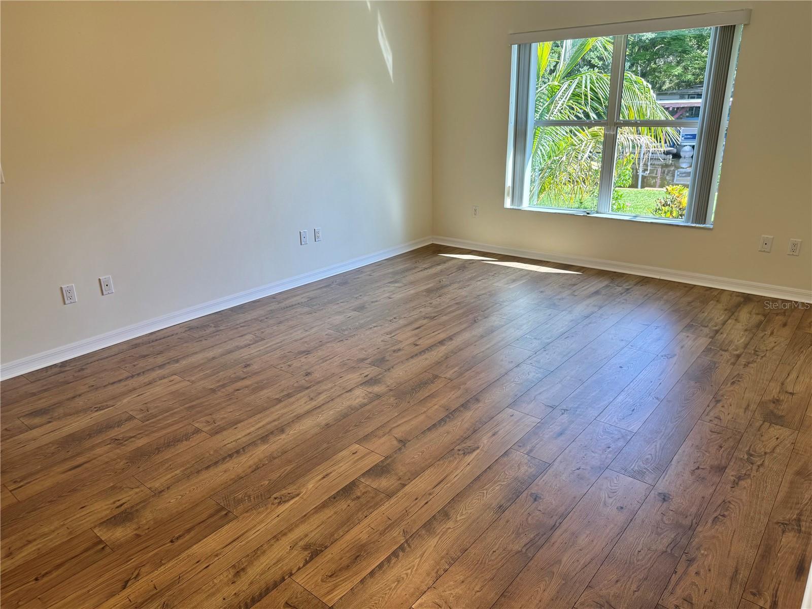 WESTERN SHORES - Residential