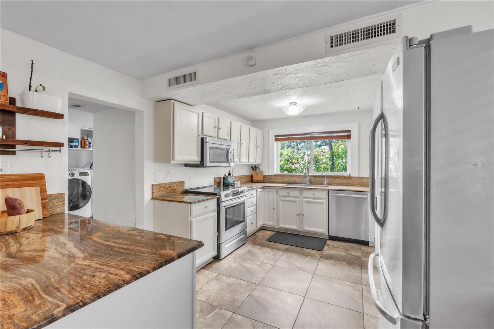 HYDE PARK - Residential